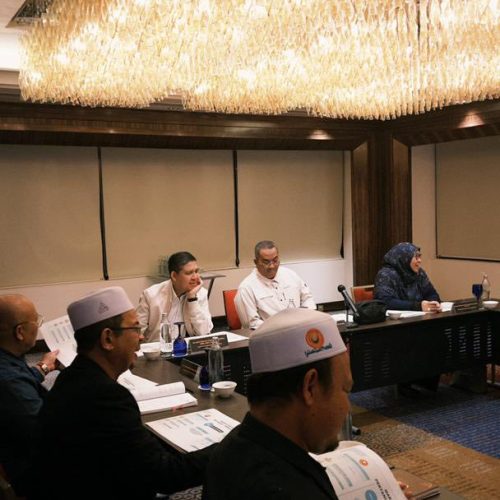 SESI PEMBENTANGAN JAWATANKUASA SEMAKAN HASIL (LESEN PENDUDUKAN SEMENTARA DAN FI LAIN YANG BERKAITAN) PENTADBIRAN TANAH KEPADA AHLI-AHLI MAJLIS MESYUARAT KERAJAAN NEGERI KEDAH