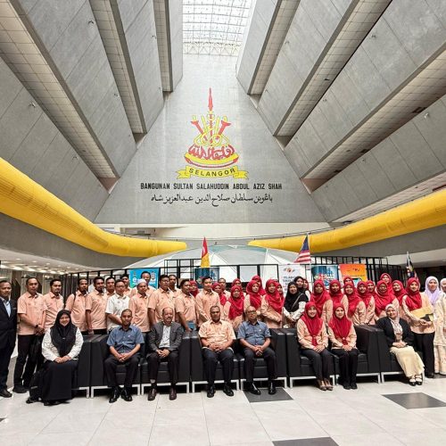 LAWATAN KERJA PEJABAT PENGARAH TANAH DAN GALIAN NEGERI KEDAH KE PEJABAT PENGARAH TANAH DAN GALIAN NEGERI SELANGOR SERTA PUNCAK TEGAP SDN. BHD. BERKAITAN PERLAKSANAAN SISTEM e-TANAH